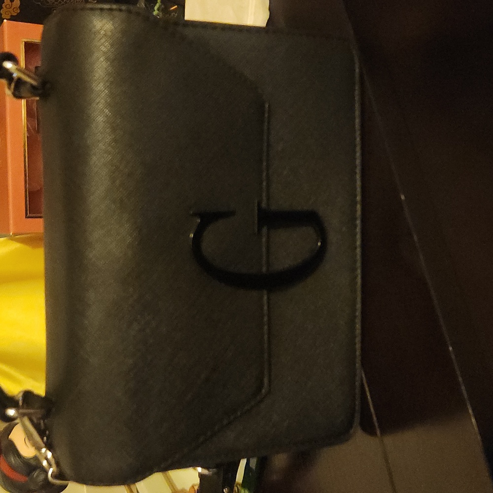 Guess purse
